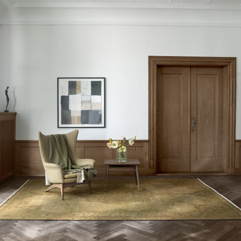 Vintage Royal rug in livingroom